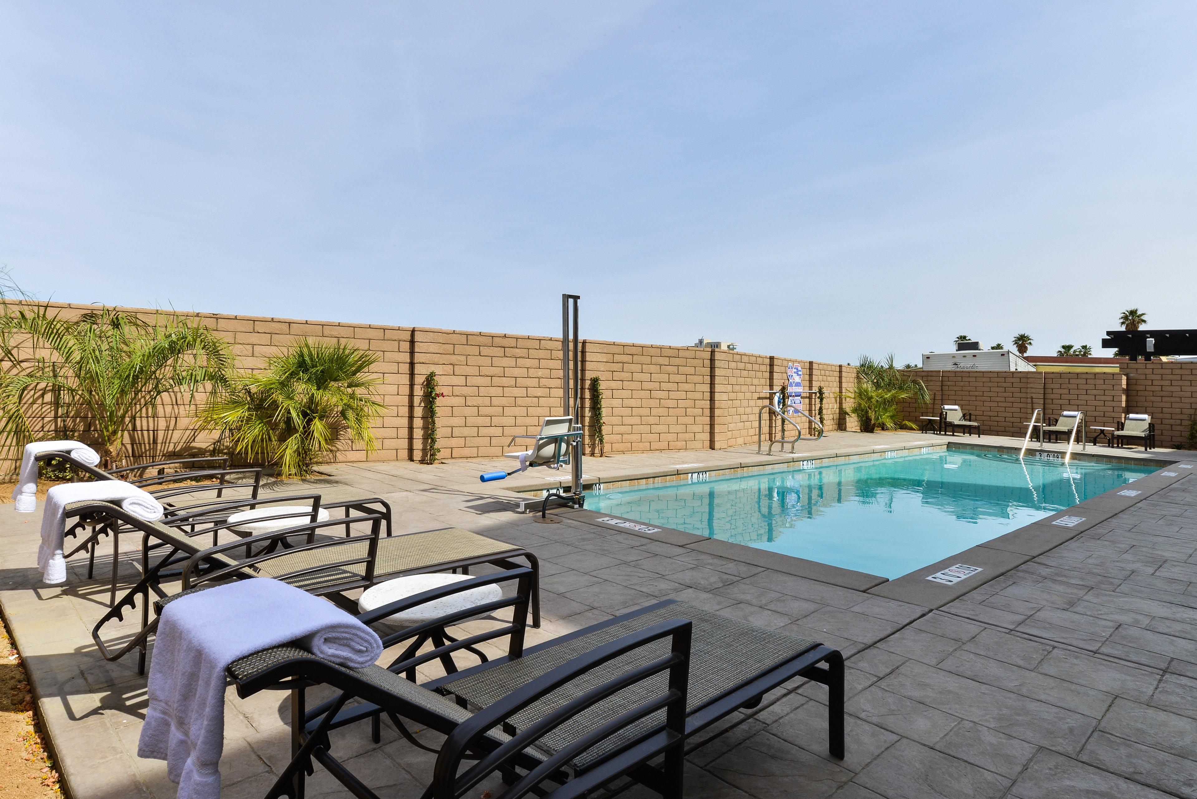 Holiday Inn Express & Suites Indio - Coachella Valley, An Ihg Hotel Exterior foto